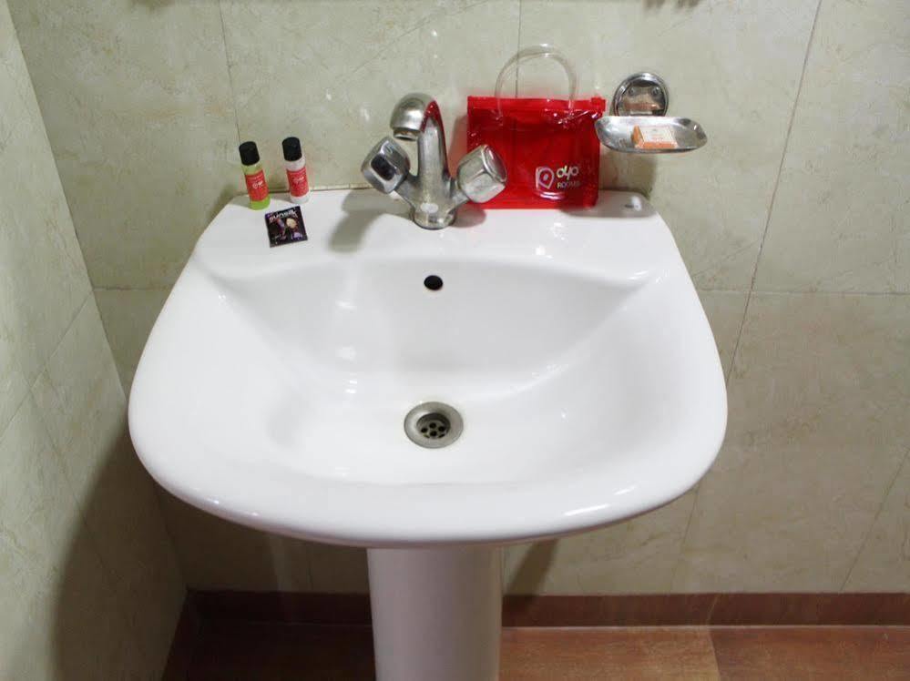 Oyo 2705 Hotel Preet Palace New Delhi Luaran gambar