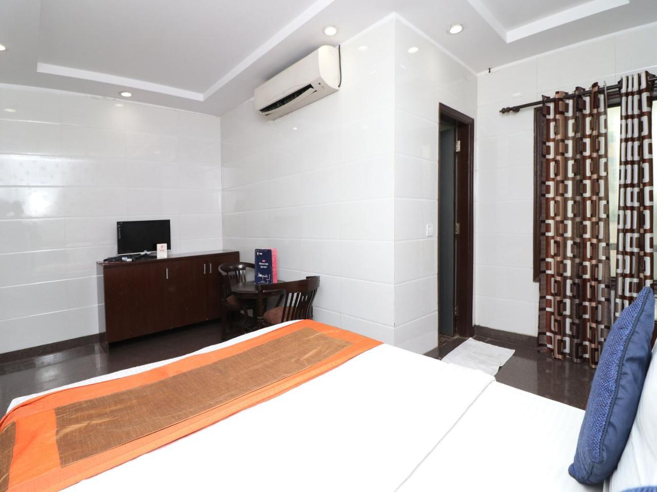 Oyo 2705 Hotel Preet Palace New Delhi Luaran gambar