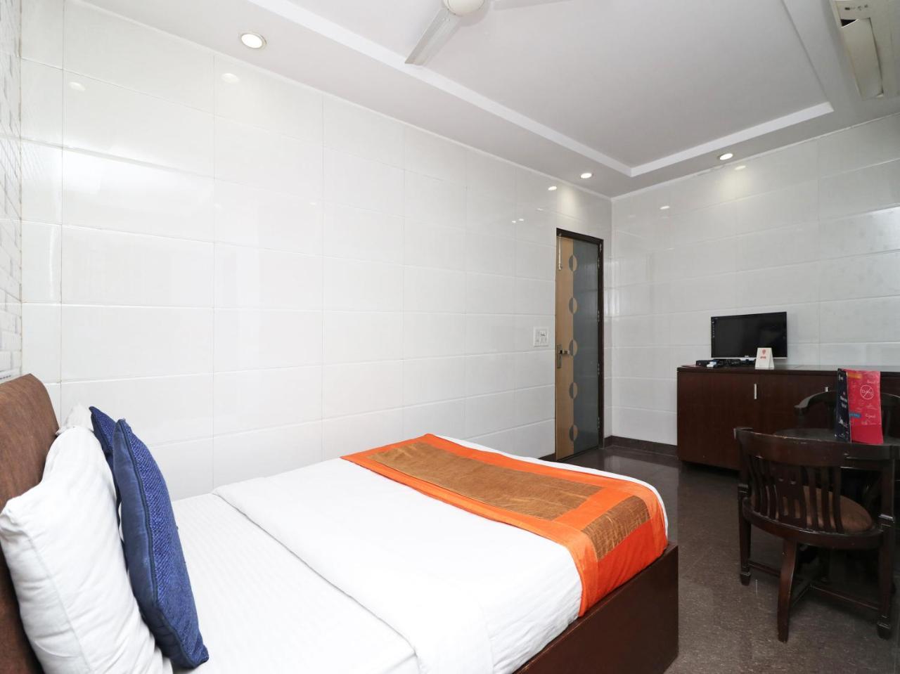Oyo 2705 Hotel Preet Palace New Delhi Luaran gambar