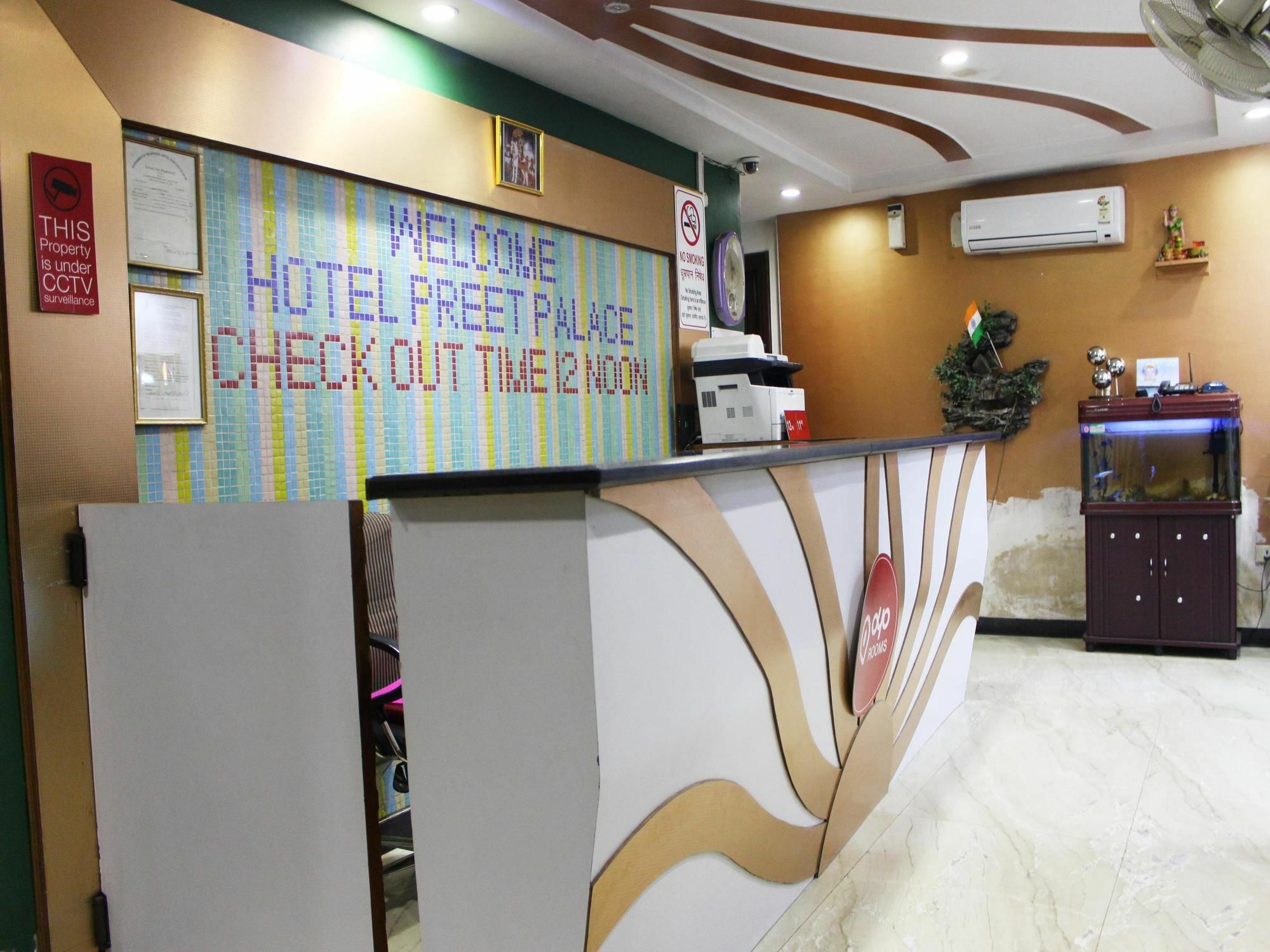 Oyo 2705 Hotel Preet Palace New Delhi Luaran gambar